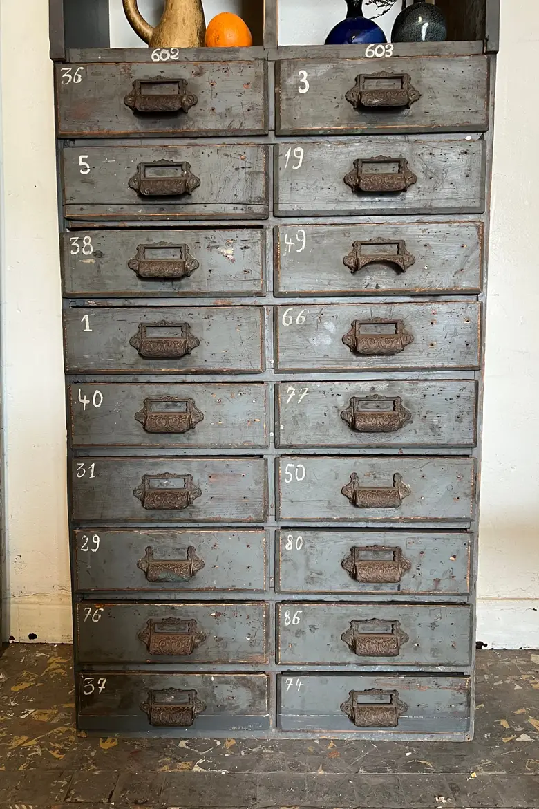 Ancien meuble de garage en bois Début XXème
