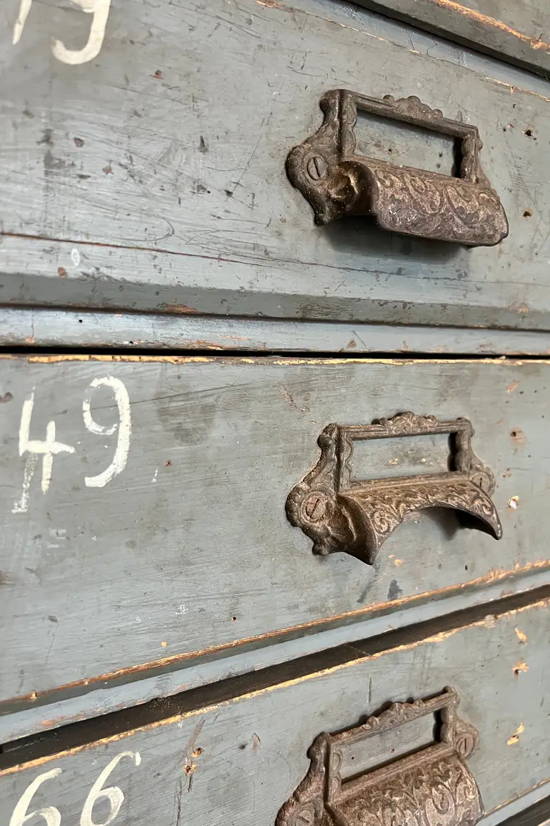 Ancien meuble de garage en bois Début XXème