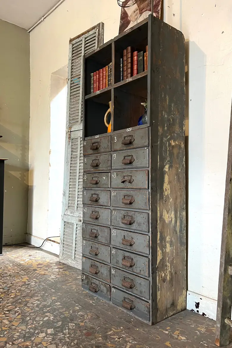Ancien meuble de garage en bois Début XXème