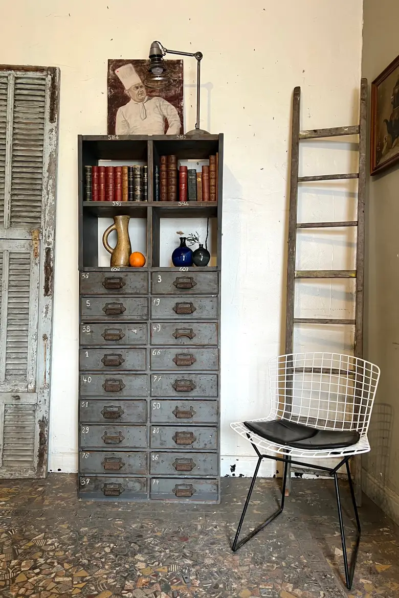 Ancien meuble de garage en bois Début XXème