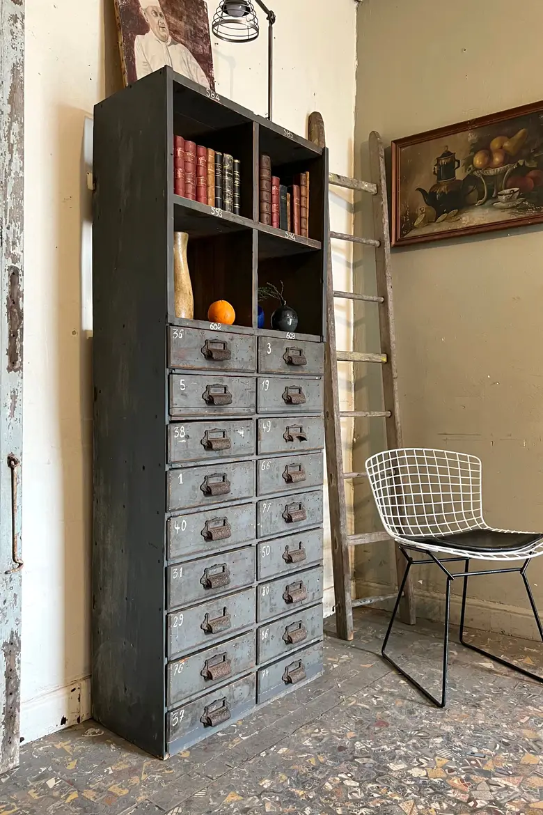 Ancien meuble de garage en bois Début XXème