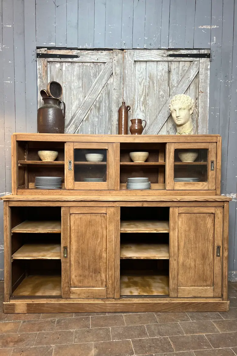 Ancien meuble de magasin en chêne