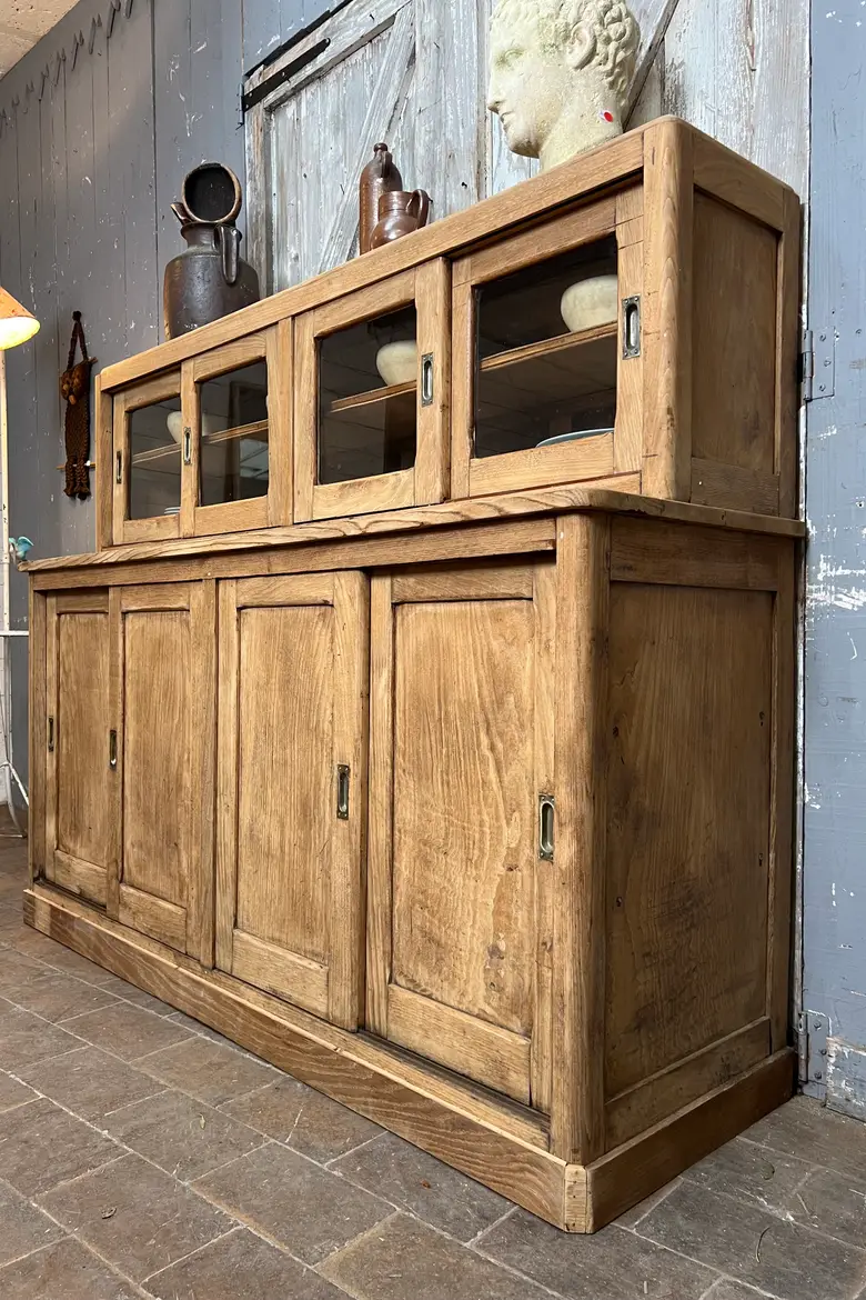 Ancien meuble de magasin en chêne