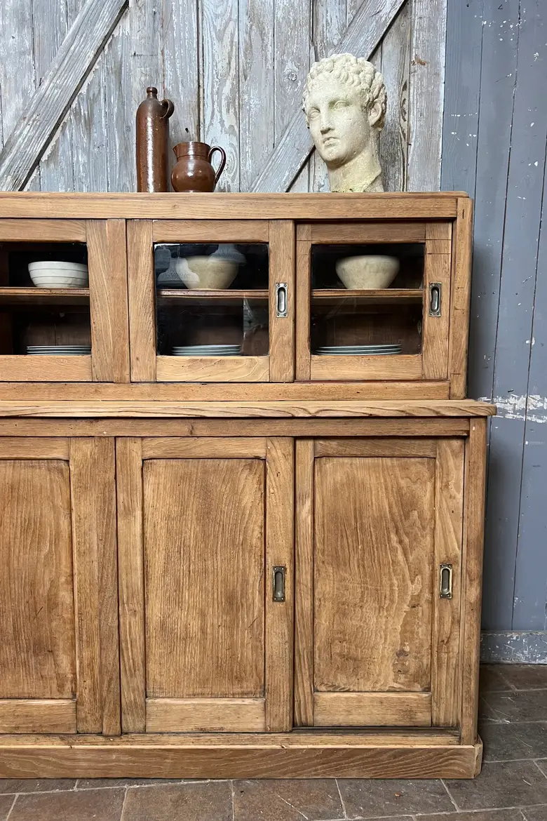 Ancien meuble de magasin en chêne