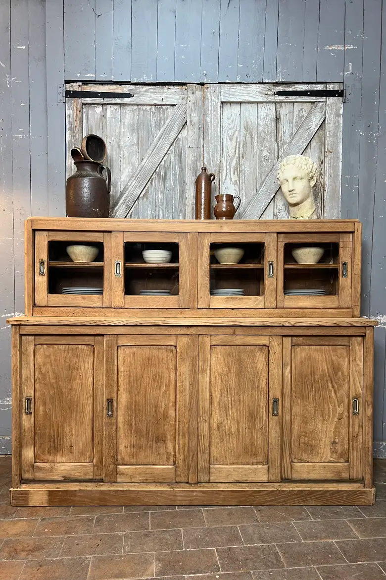 Ancien meuble de magasin en chêne