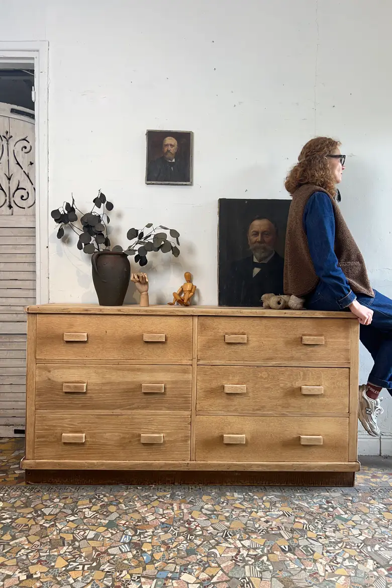 Ancien meuble de mercerie en chêne – Années 50