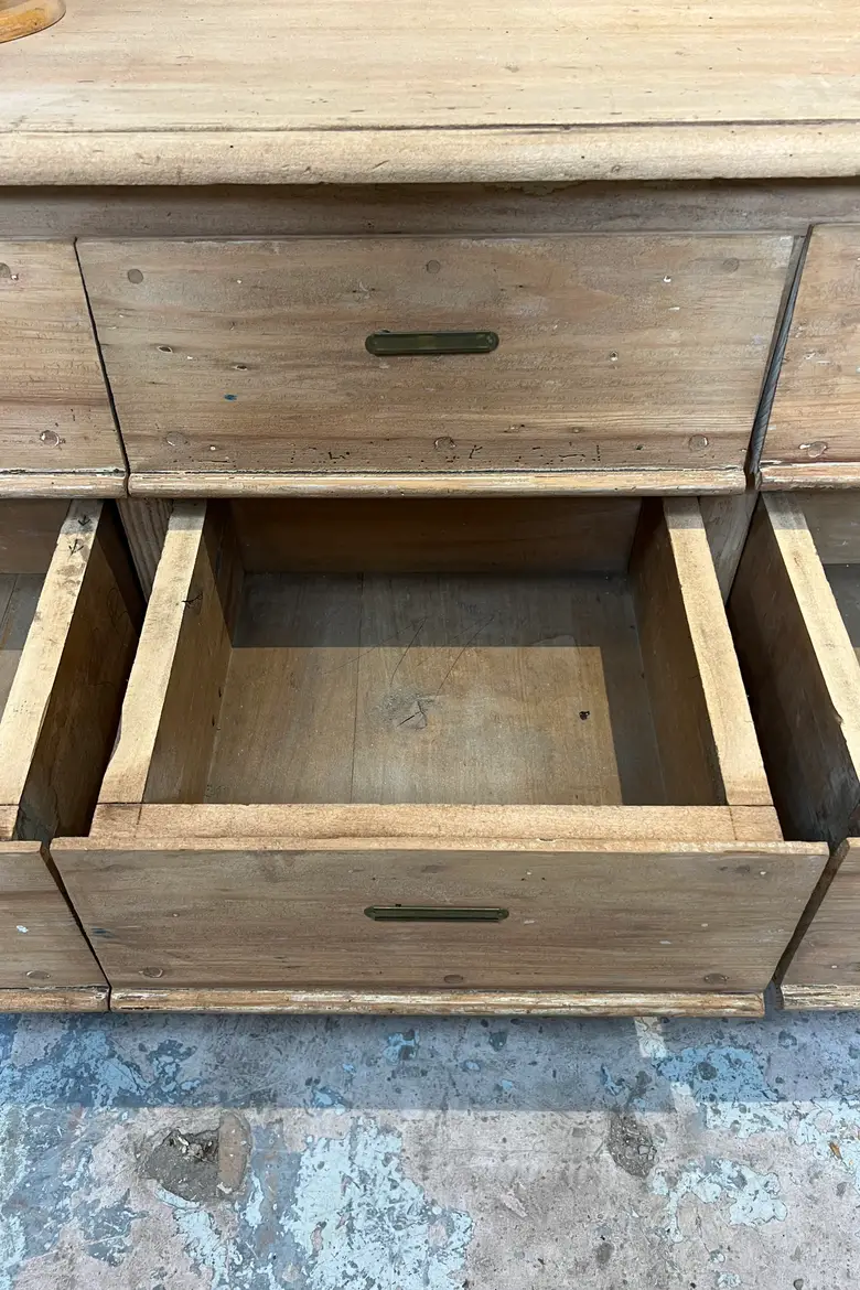 Ancien meuble de métier – début XXe siècle