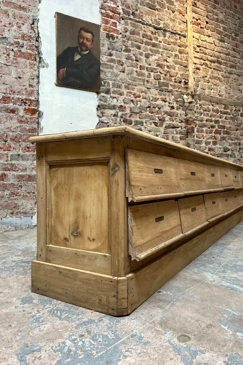 Ancien meuble de métier – début XXe siècle
