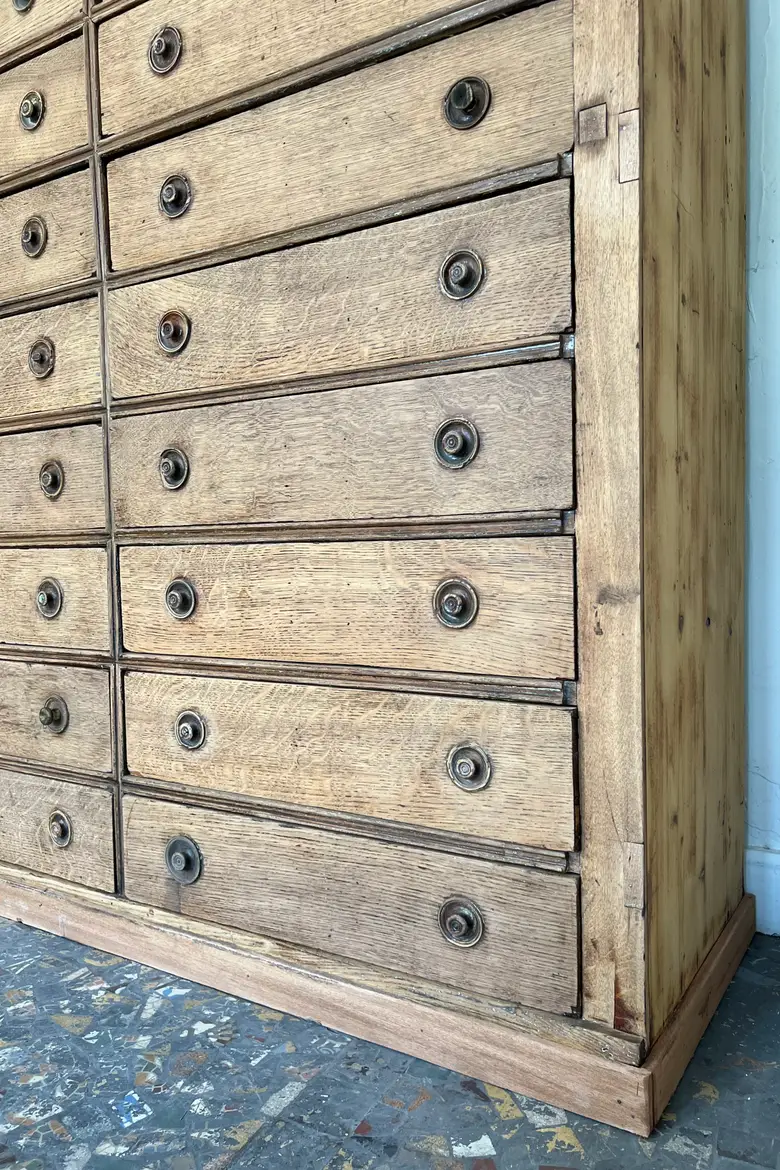 Ancien meuble de métier en chêne