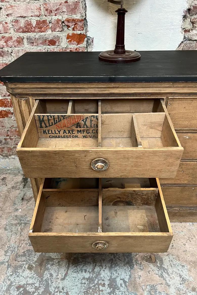Ancien meuble de métier en chêne – XIXe siècle