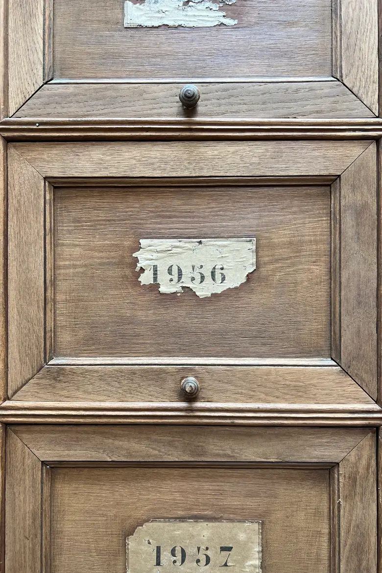 Ancien meuble de notaire à clapets – Début XXe