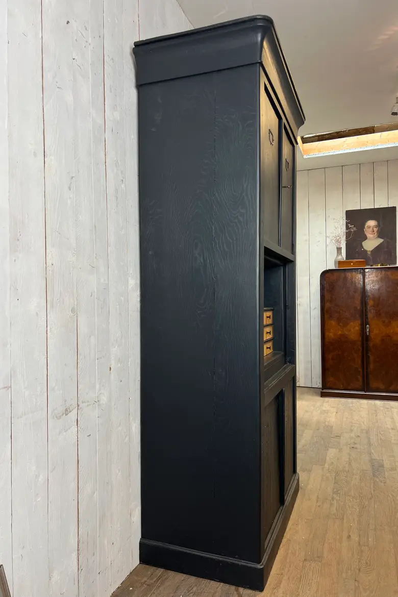 Ancien meuble de pharmacie