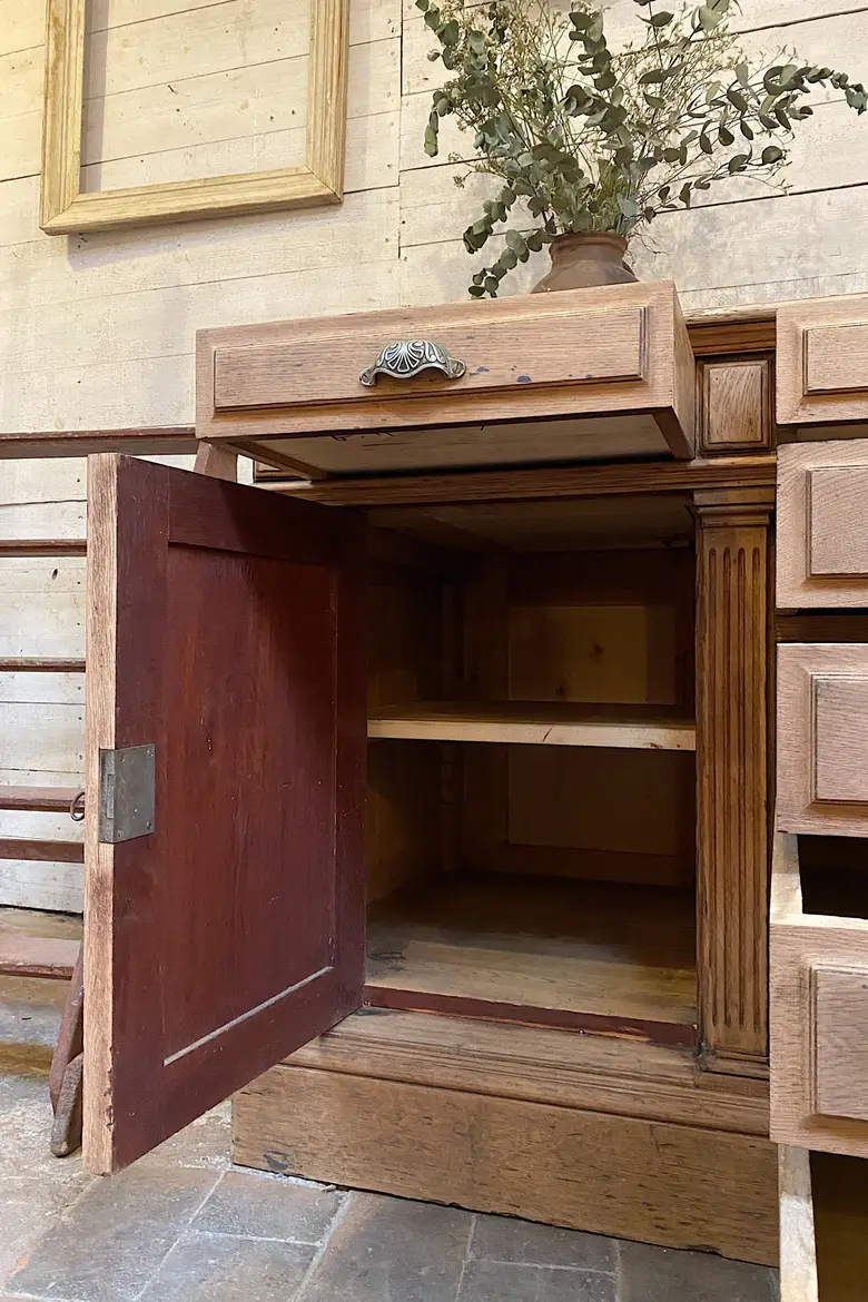 Ancien meuble de pharmacie en chêne XIXème