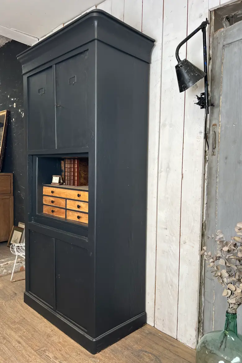 Ancien meuble de pharmacie