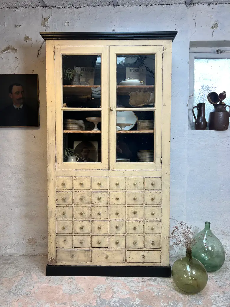 Ancien meuble de quincaillerie du XIXe siècle