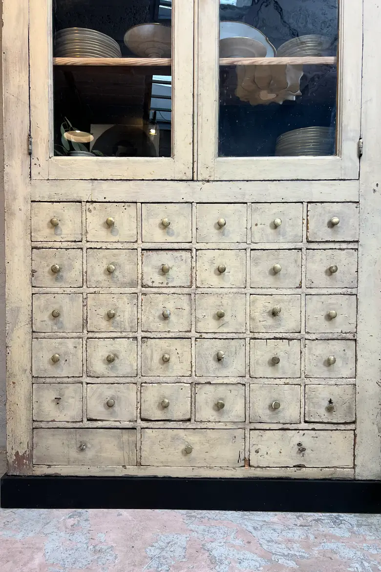 Ancien meuble de quincaillerie du XIXe siècle