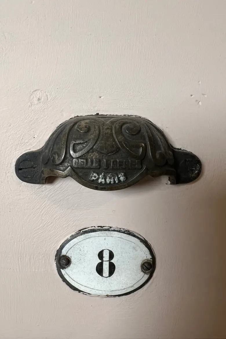 Ancien meuble de quincaillerie