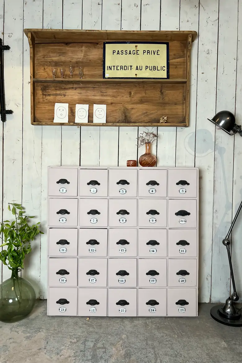 Ancien meuble de quincaillerie