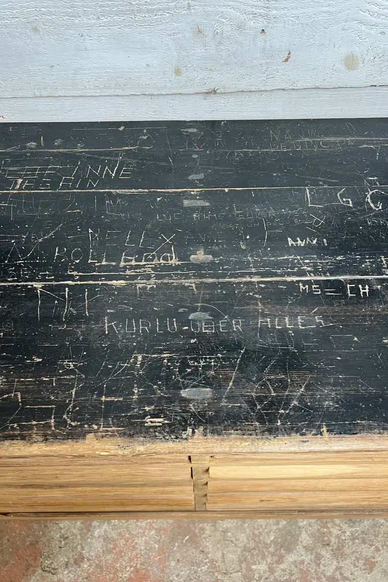Ancien meuble d’école
