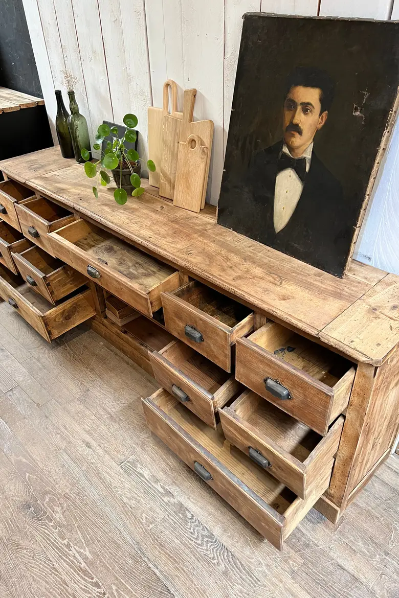 Ancien meuble d’épicerie en noyer à tiroirs Début XXème