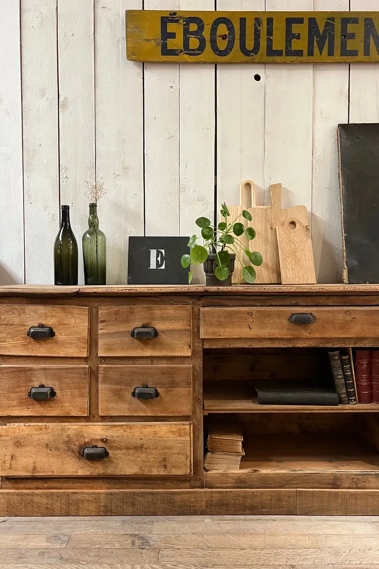Ancien meuble d’épicerie en noyer à tiroirs Début XXème