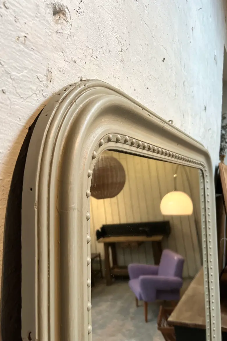 Ancien miroir de style Louis Philippe patiné en vert