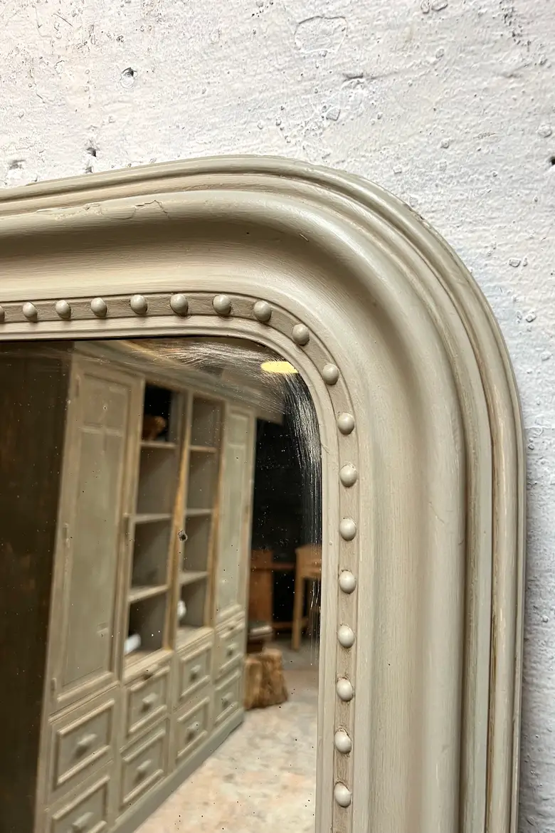 Ancien miroir de style Louis Philippe patiné en vert