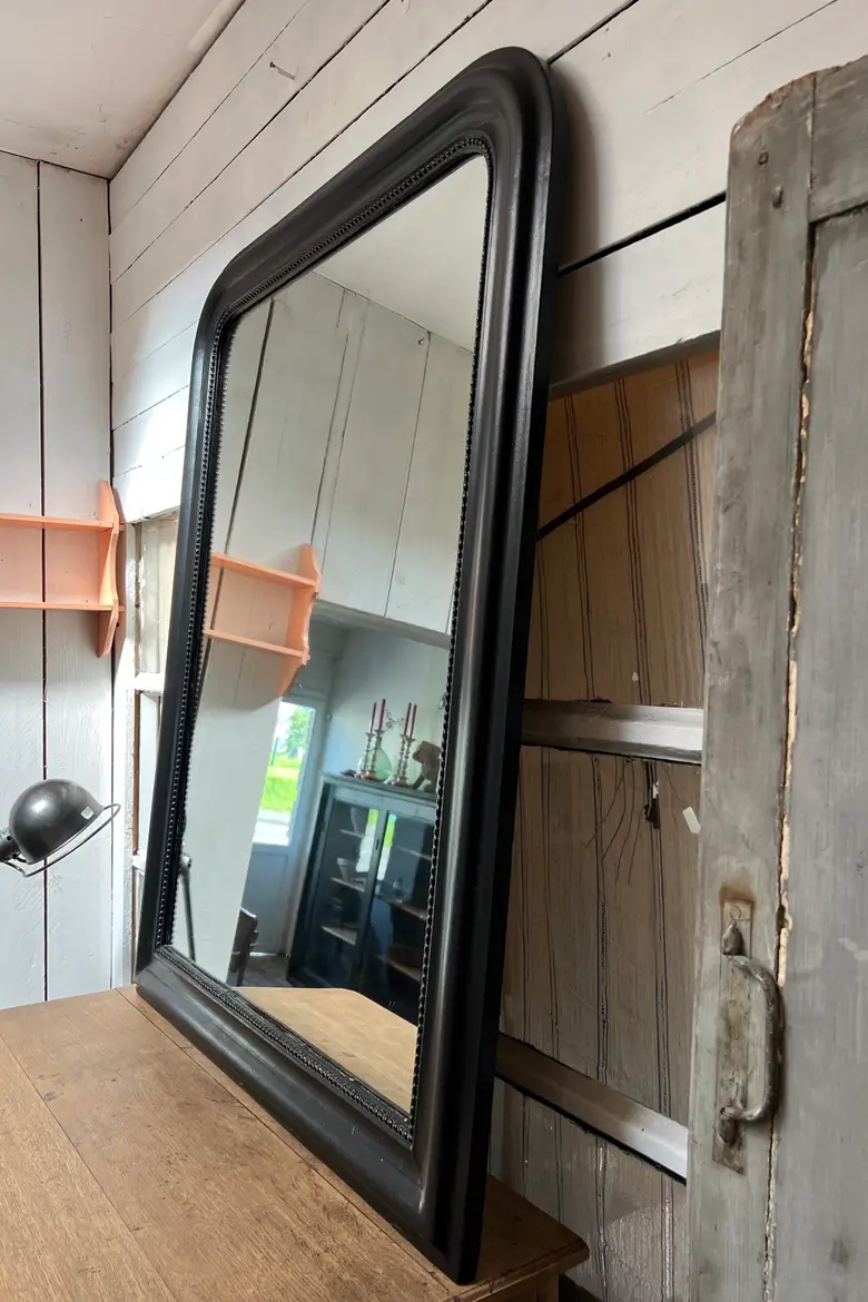 Ancien miroir de style Louis Philippe peint en noir