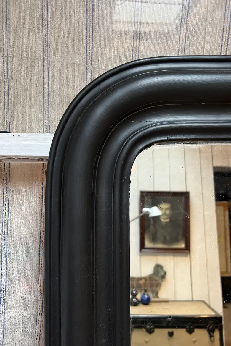 Ancien miroir de style Louis Philippe peint en noir Début XXème