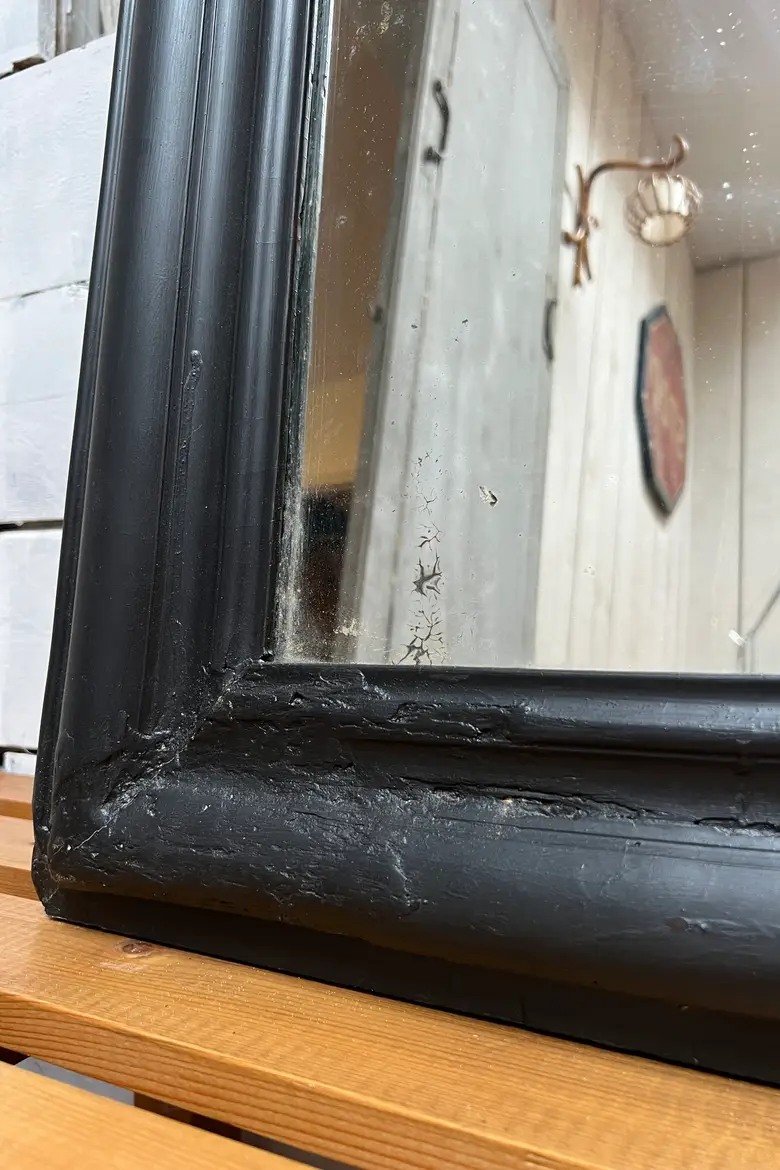 Ancien miroir de style Louis Philippe peint en noir Début XXème
