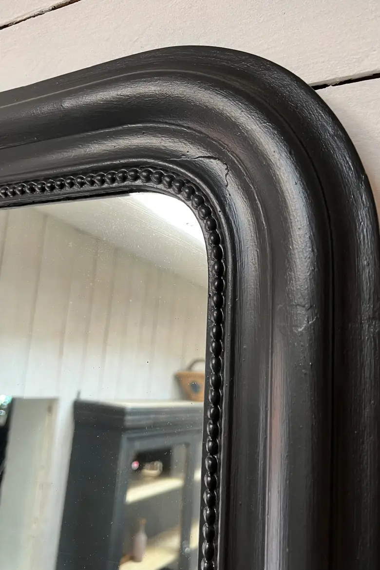 Ancien miroir de style Louis Philippe peint en noir