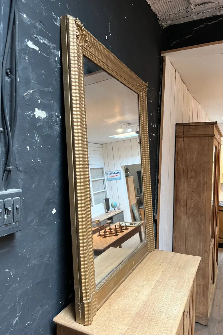 Ancien miroir doré au mercure Début XXème
