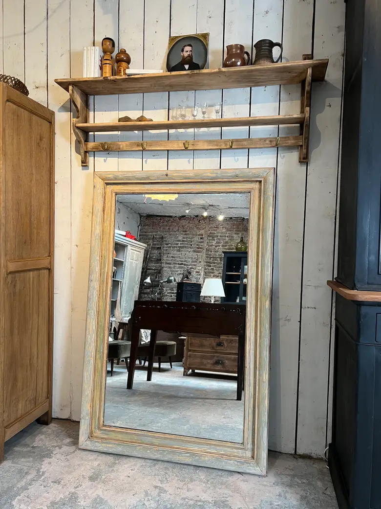 Ancien miroir en bois patiné