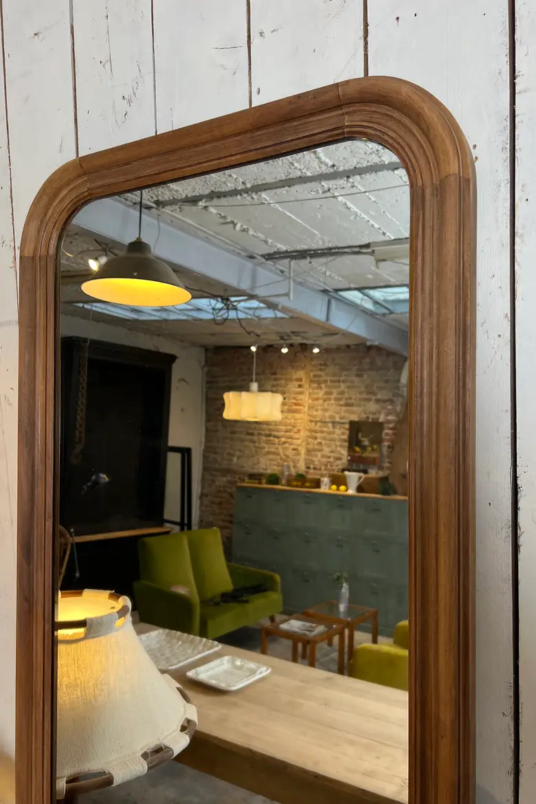 Ancien miroir en noyer