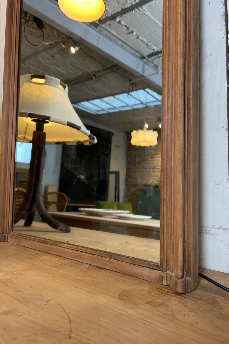 Ancien miroir en noyer