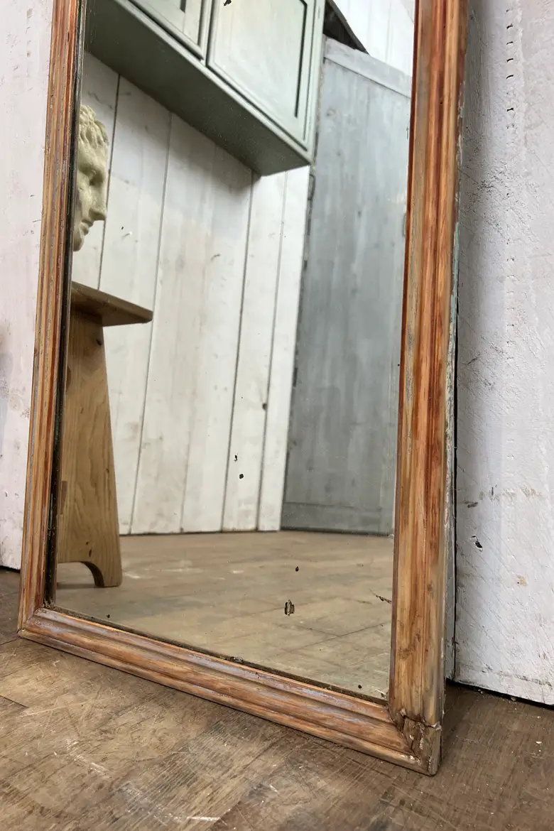 Ancien miroir étroit