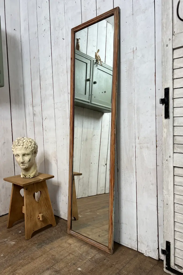 Ancien miroir étroit
