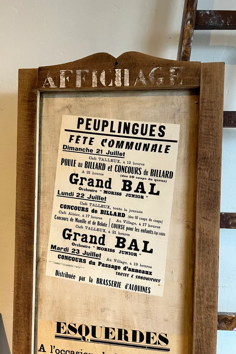 Ancien panneau d’affichage en bois Début XXème