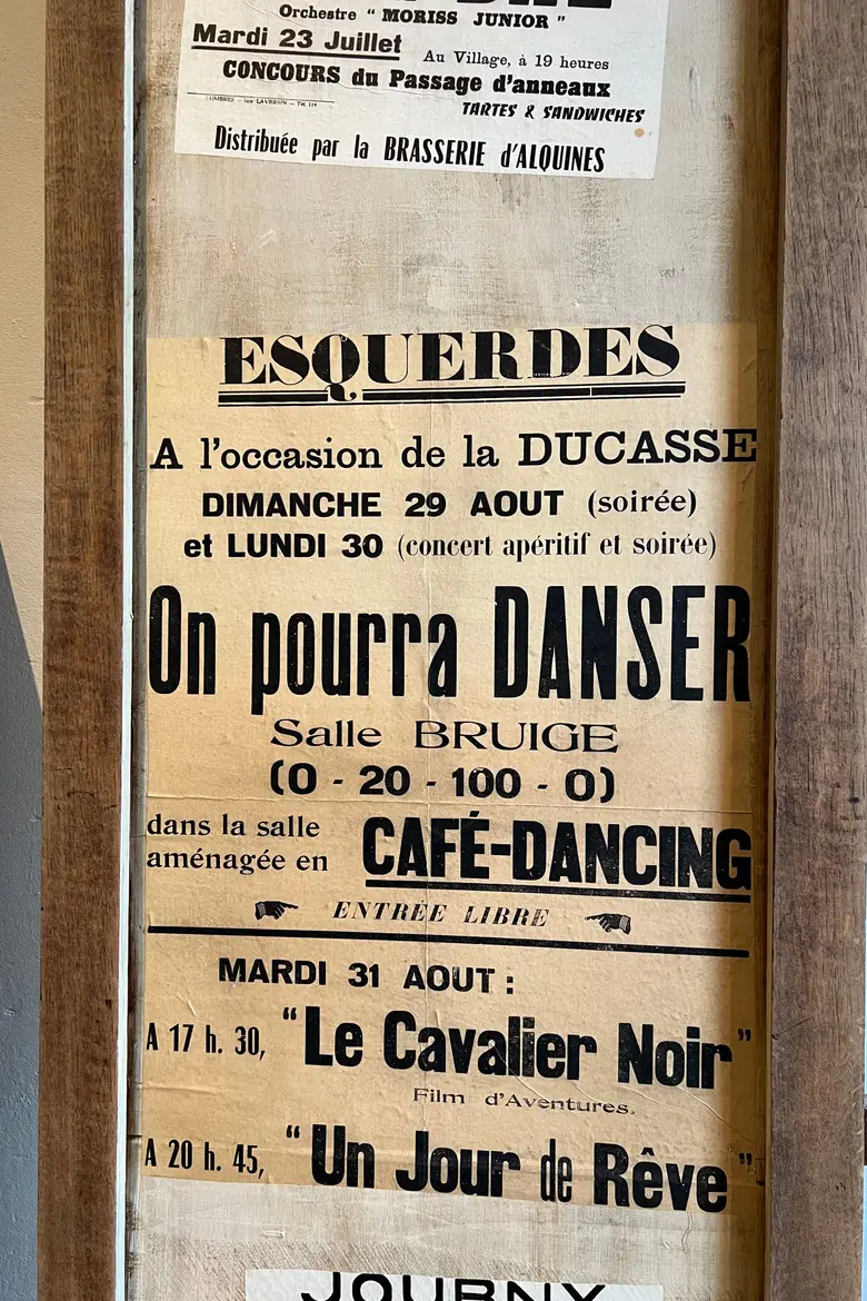 Ancien panneau d’affichage en bois Début XXème