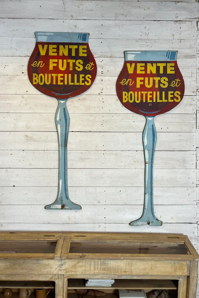 Ancien panneau de caviste en bois