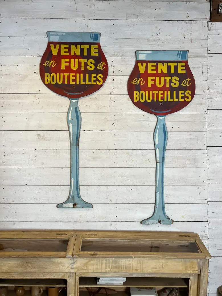 Ancien panneau de caviste en bois