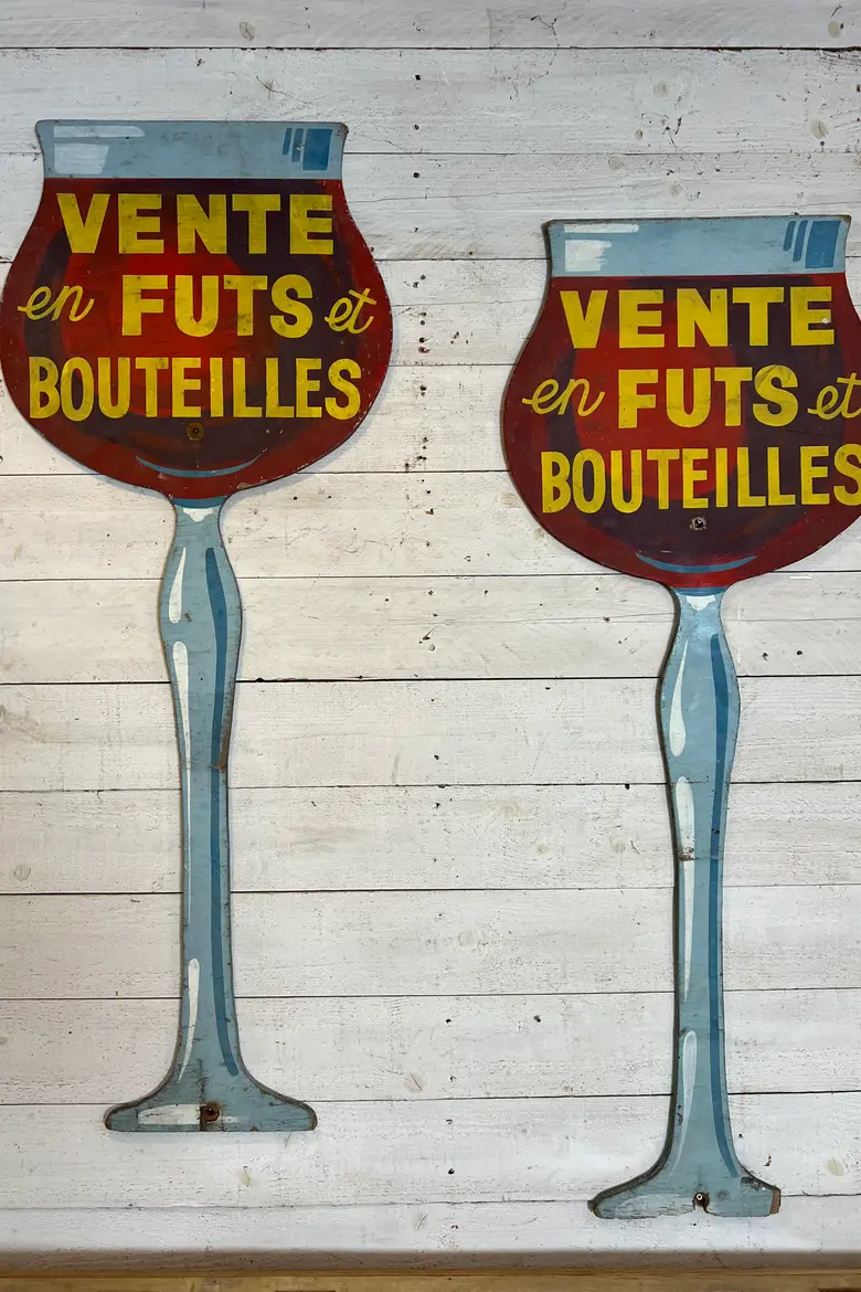 Ancien panneau de caviste en bois