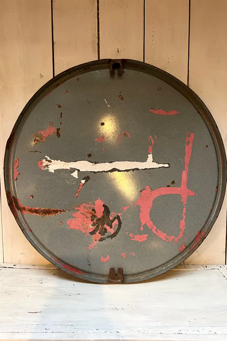 Ancien panneau de signalisation 1950