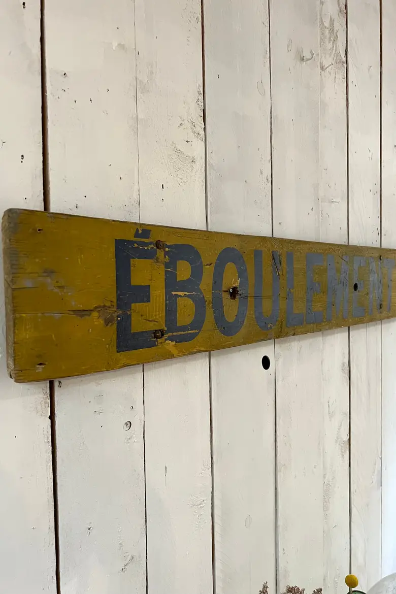 Ancien panneau de signalisation en bois Début XXème