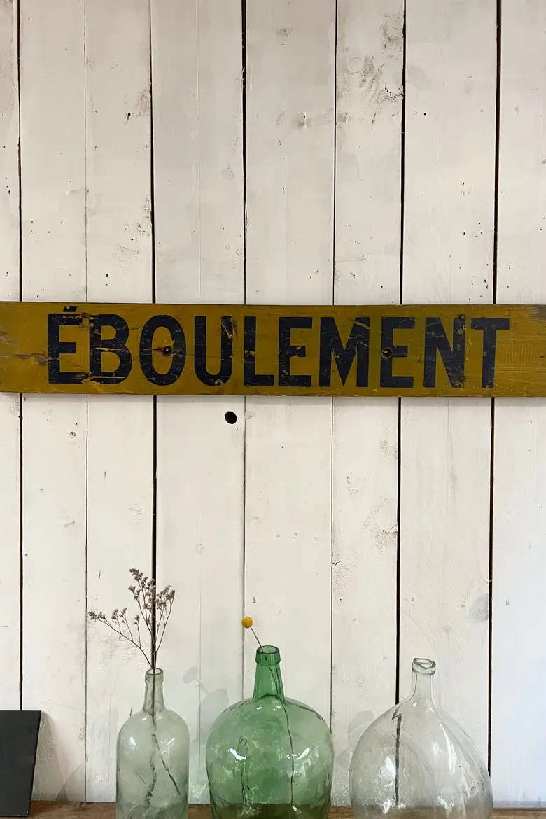 Ancien panneau de signalisation en bois Début XXème