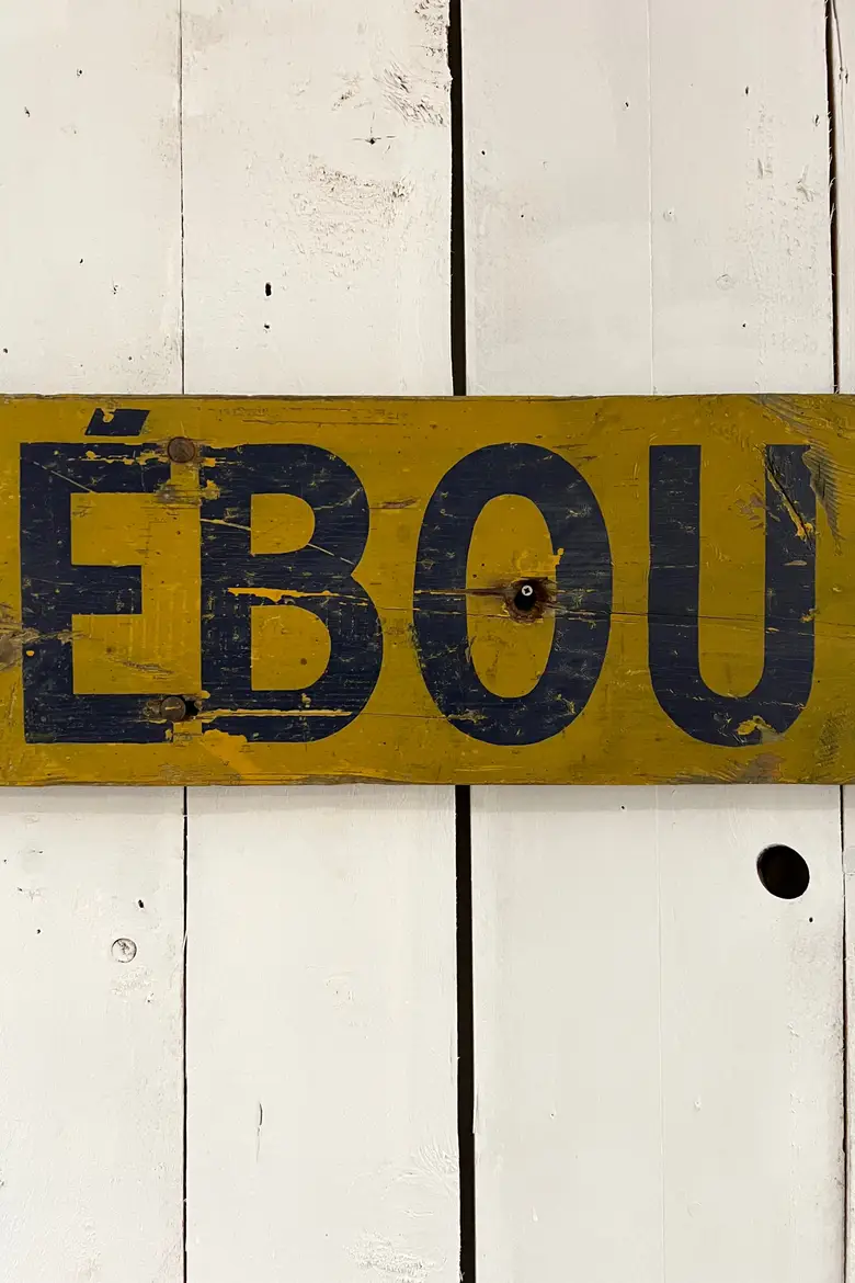 Ancien panneau de signalisation en bois Début XXème