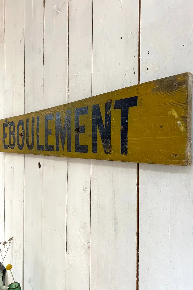 Ancien panneau de signalisation en bois Début XXème