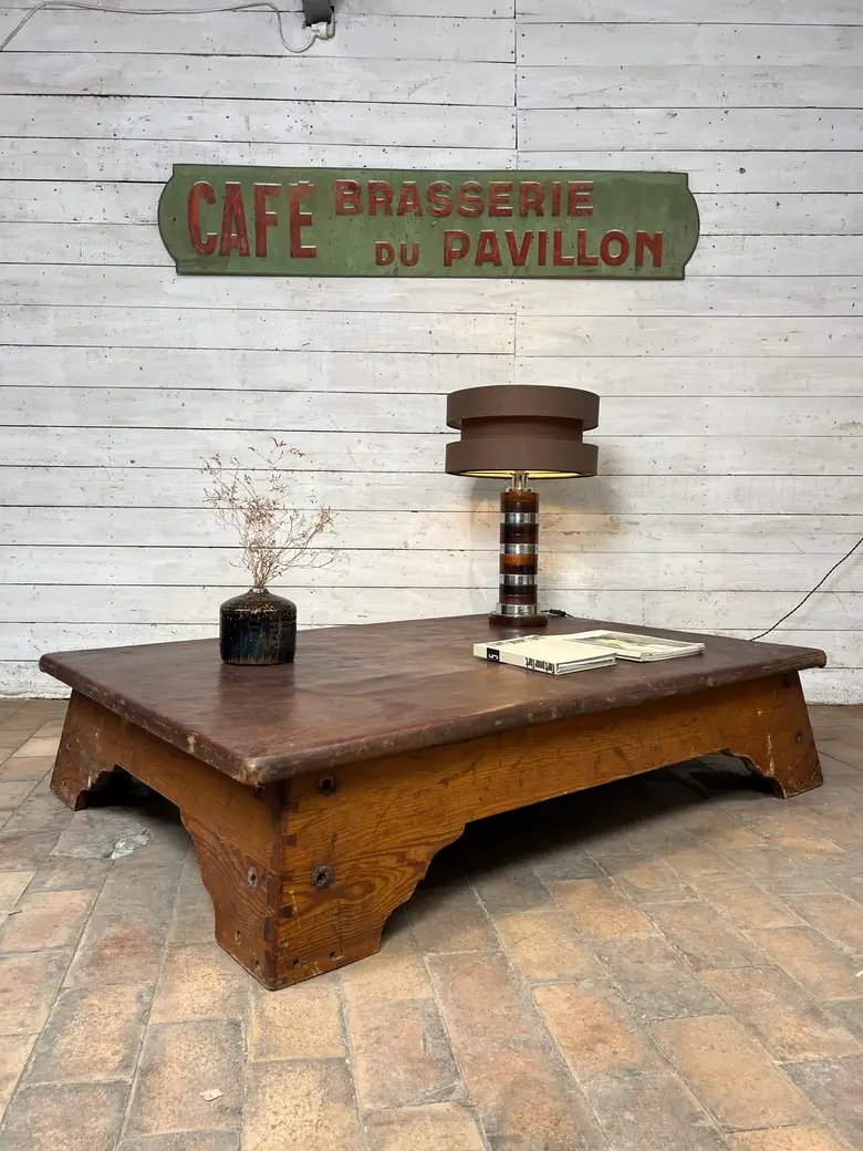Ancien plinth de gym en cuir – Années 50 – Transformé en table basse