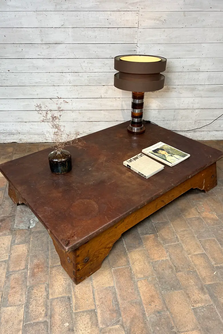 Ancien plinth de gym en cuir – Années 50 – Transformé en table basse