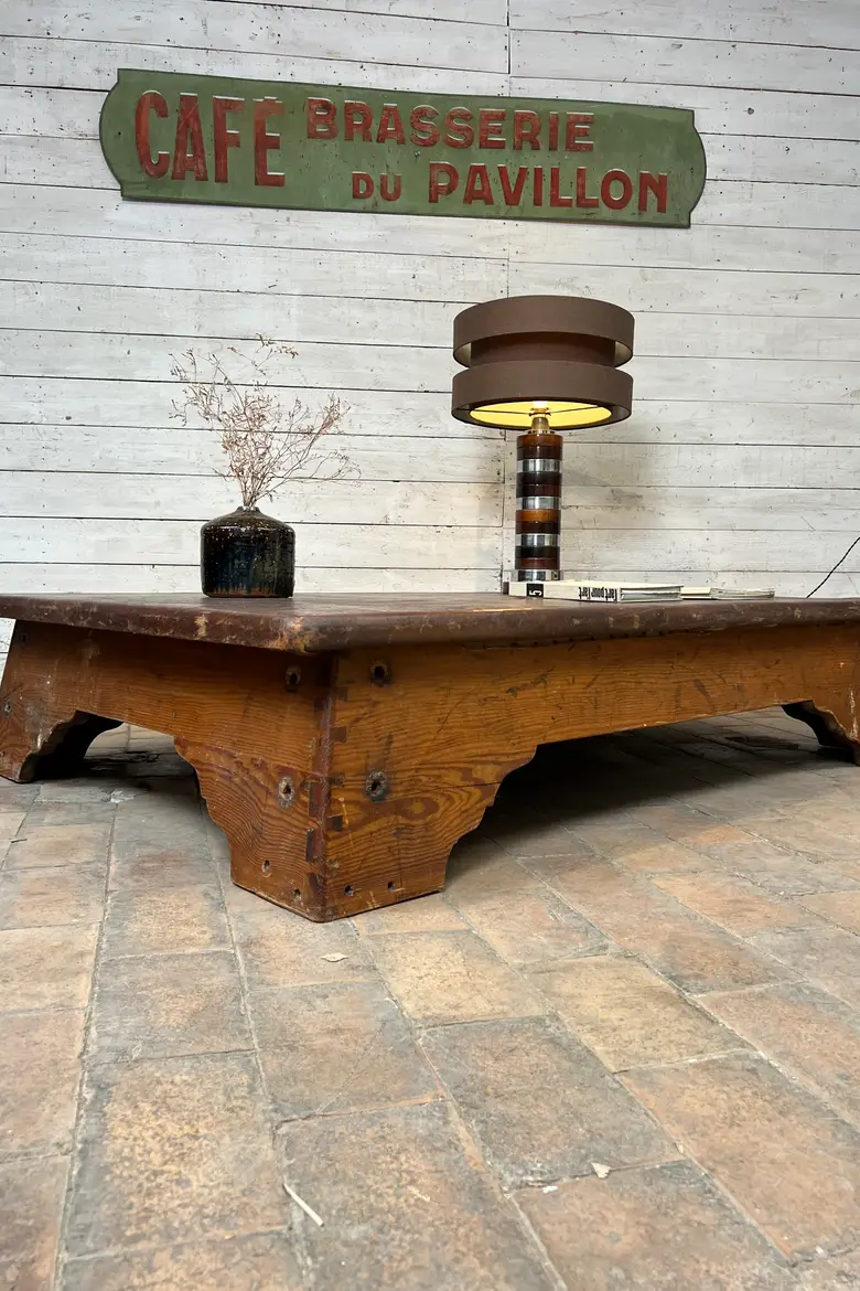 Ancien plinth de gym en cuir – Années 50 – Transformé en table basse